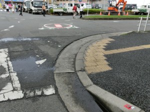 舗装盛上り①（１３０６２７）